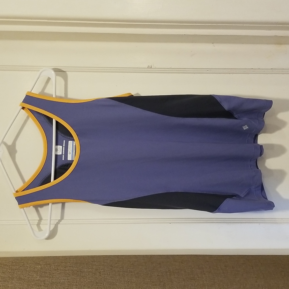 Columbia size medium Omni Freeze Zero Sweat Activated Cooling tank top EUC